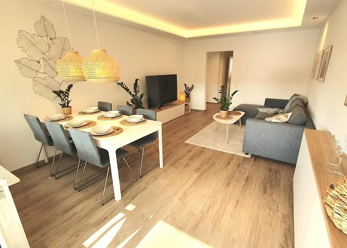 3 Zi, Balkon, Ruhig, 73m²: Ein Hauch Von Luxus Daire *